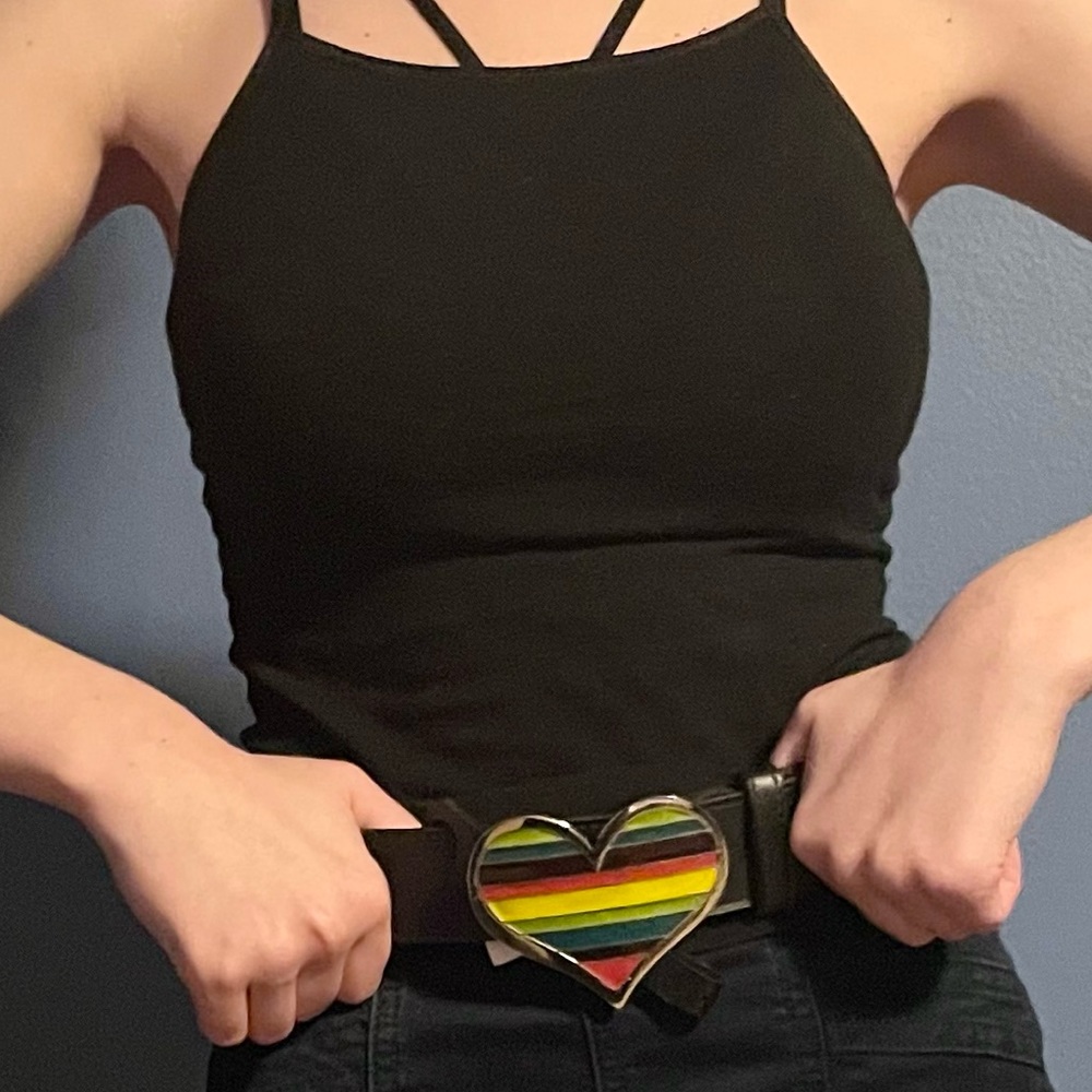 HEART SHAPED RAINBOW BELT NWT ❤️🌈 LGBTQ